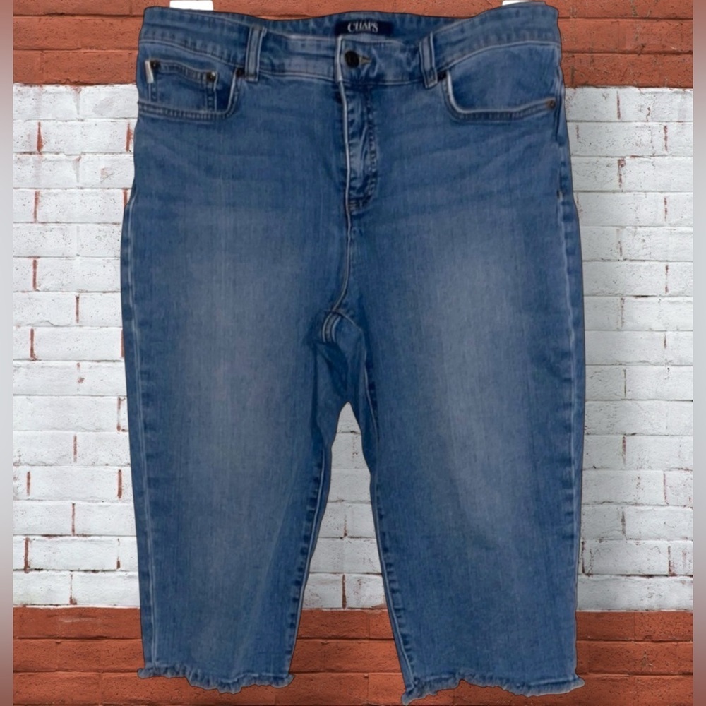 🌺CHAPS STRETCHY KNEE CAPRI JEANS